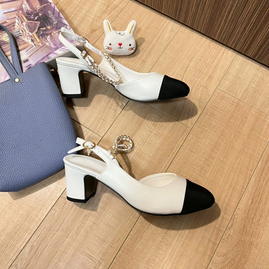 Sandals - Damskie czółenka z paskiem na pięcie,