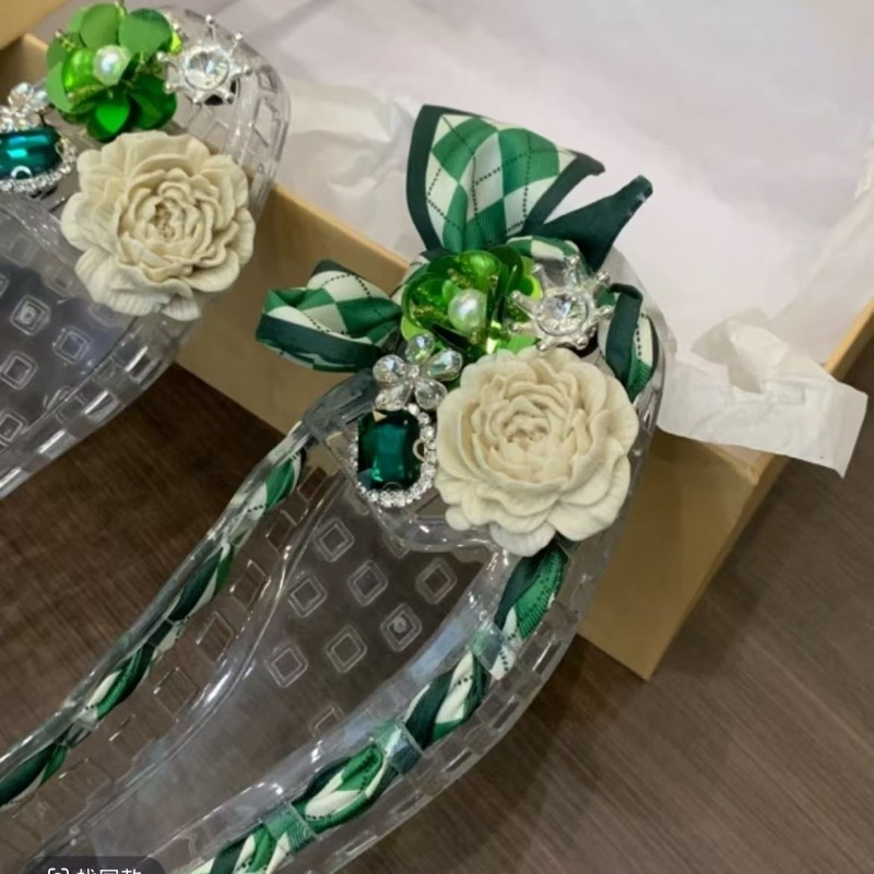 Nowe kwadratowe sandały z odkr – Sandals recenzja i cena